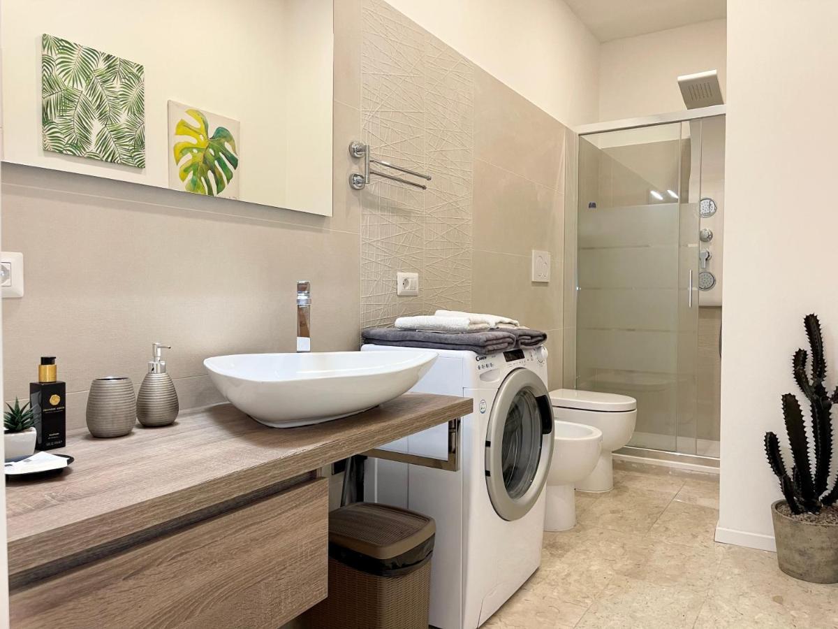 The White House, Modern Apartment In Center Milan Luaran gambar